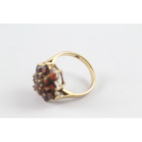 9 - 9ct gold garnet cluster cocktail ring (3.7g) Size M 1/2