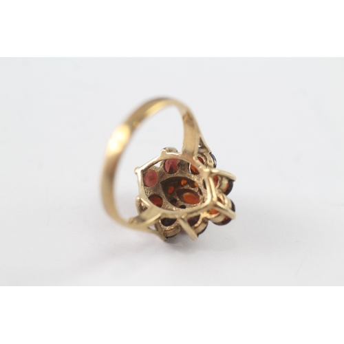 9 - 9ct gold garnet cluster cocktail ring (3.7g) Size M 1/2