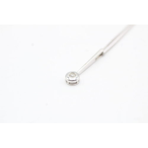 99 - 9ct white gold bezel set diamond drop pendant necklace (1.3g)