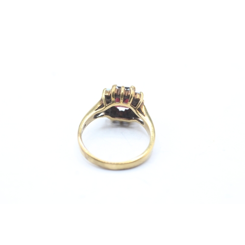 50 - 9ct gold vintage garnet & opal dress ring (3.9g) Size N 1/2