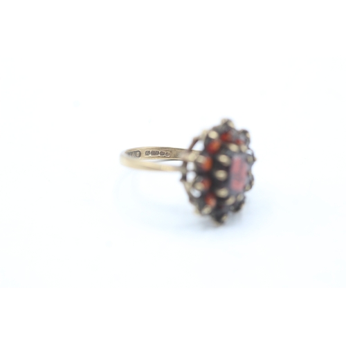 71 - 9ct gold vintage garnet cluster ring (3.5g) Size L