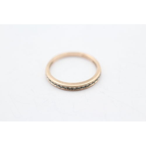 88 - 9ct gold diamond half eternity ring (1g) Size J