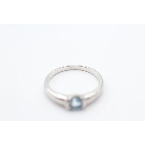 90 - 9ct gold blue gemstone solitaire ring (3.3g) Size Q