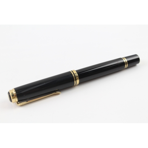 490 - Pelikan 800 Series Black Cased Fountain Pen w/ 18ct Gold Nib WRITING