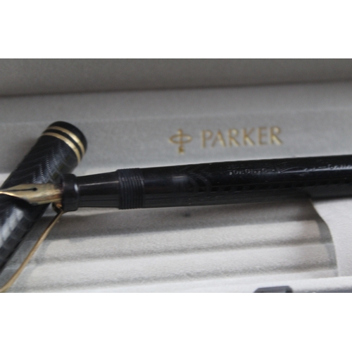 491 - Vintage Parker Duofold Lucky Curve Black Fountain Pen w/ 14ct Nib  WRITING