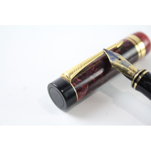 494 - Parker Duofold Centennial  Burgundy Lacquer Fountain Pen w 18ct Gold Nib WRITING