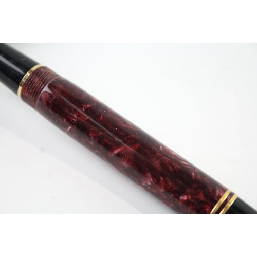 494 - Parker Duofold Centennial  Burgundy Lacquer Fountain Pen w 18ct Gold Nib WRITING