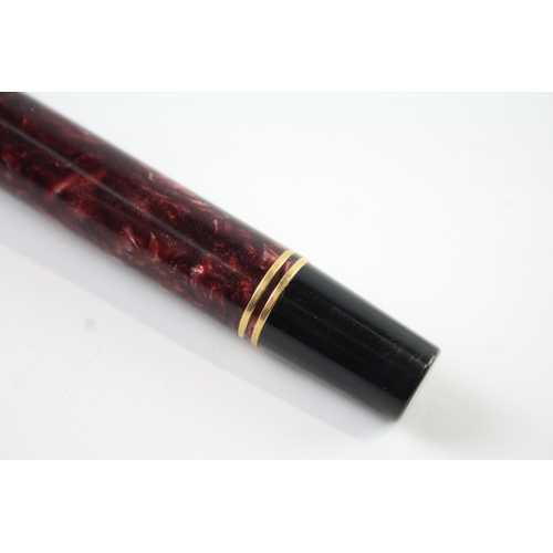 494 - Parker Duofold Centennial  Burgundy Lacquer Fountain Pen w 18ct Gold Nib WRITING