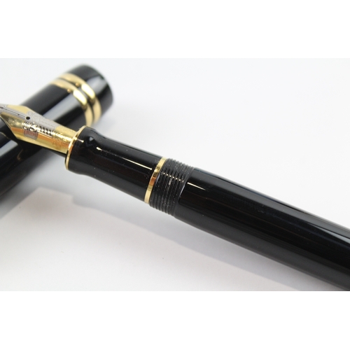 498 - Parker Duofold Black Lacquer Cased Fountain Pen w/ 18ct Gold Nib WRITING