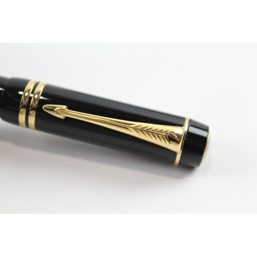 498 - Parker Duofold Black Lacquer Cased Fountain Pen w/ 18ct Gold Nib WRITING