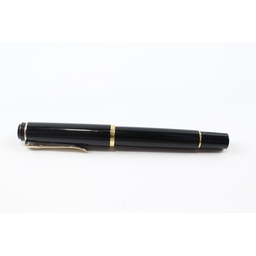 499 - Pelikan M400 Black Cased Fountain Pen w/ 14ct Gold Nib WRITING