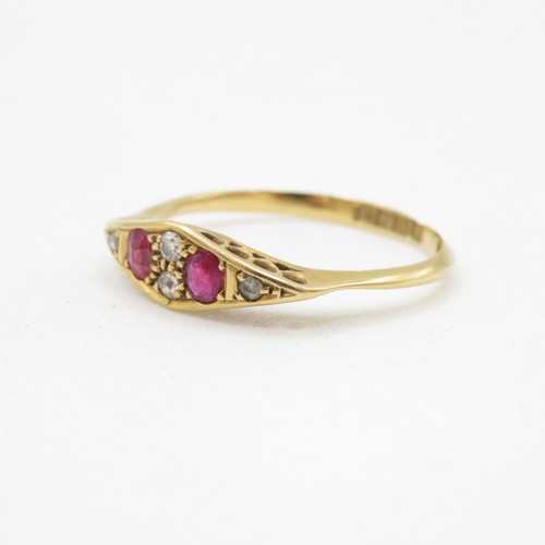 102 - 18ct gold diamond and ruby ring (1.7g) Size O