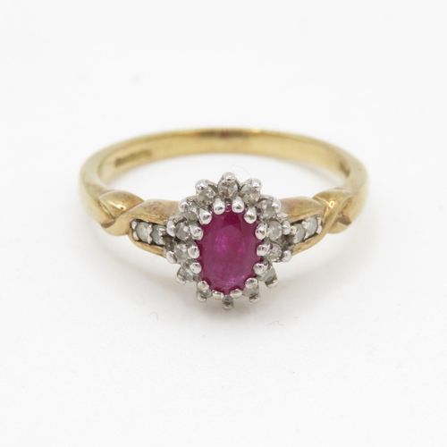 151 - 9ct gold vintage ruby & diamond cluster ring (2.8g) Size O