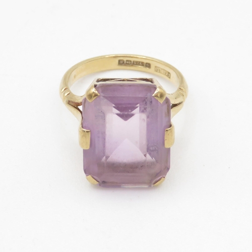 200 - 9ct gold amethyst dress ring (4.3g) Size K