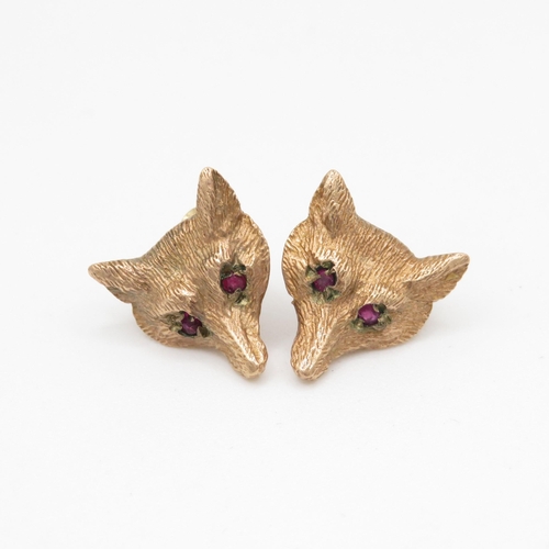 80 - 9ct rose gold fox stud earrings w/ ruby eyes (4.1g)