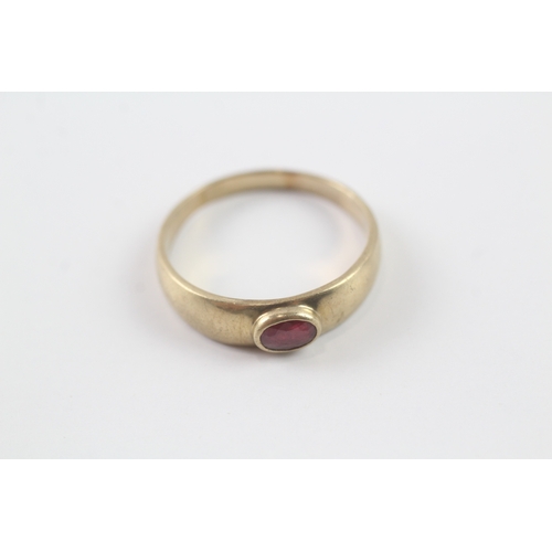 123 - 9ct gold ruby dress ring (3.9g) Size W