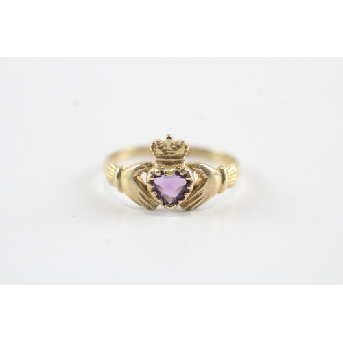 13 - 9ct gold amethyst claddagh ring (1.8g) Size P