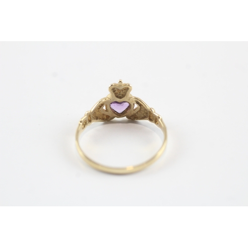 13 - 9ct gold amethyst claddagh ring (1.8g) Size P