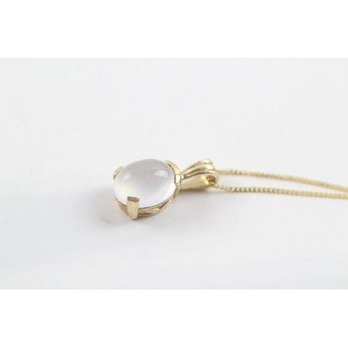 139 - 9ct gold moonstone solitaire pendant necklace (1.8g)