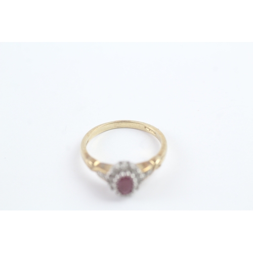 151 - 9ct gold vintage ruby & diamond cluster ring (2.8g) Size O