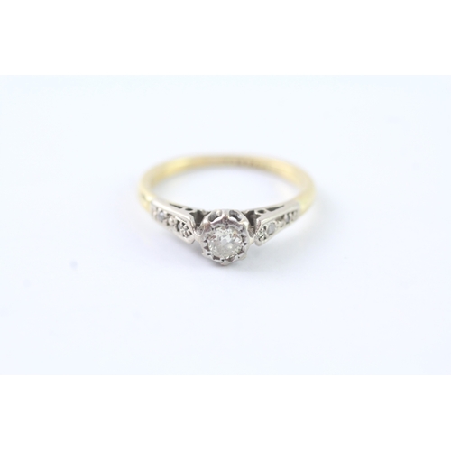 207 - 18ct gold and platinum diamond ring (2.7g) Size J