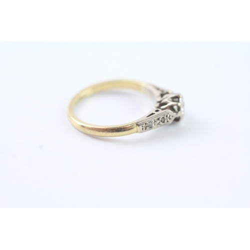 207 - 18ct gold and platinum diamond ring (2.7g) Size J