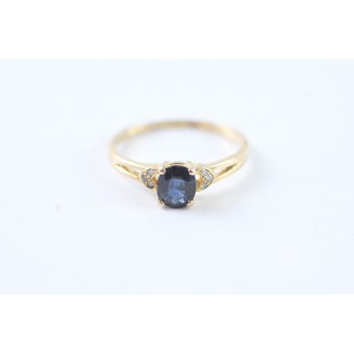 208 - 14ct gold diamond and sapphire ring (1.7g) Size N