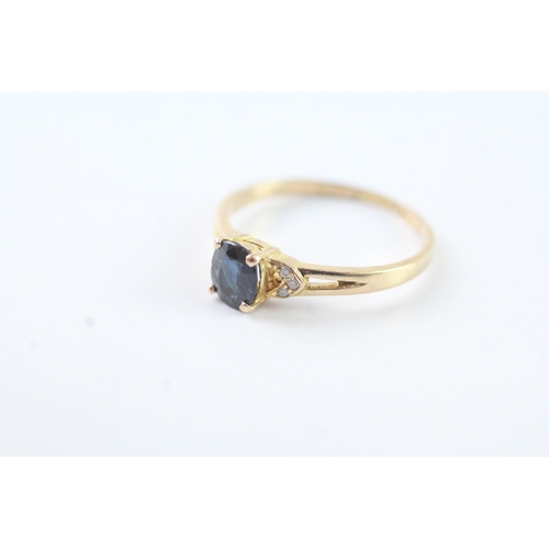 208 - 14ct gold diamond and sapphire ring (1.7g) Size N