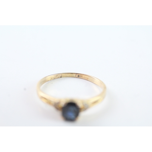 208 - 14ct gold diamond and sapphire ring (1.7g) Size N