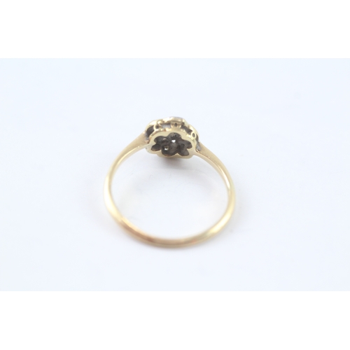 213 - 18ct gold vintage diamond cluster ring (2.2g) Size O