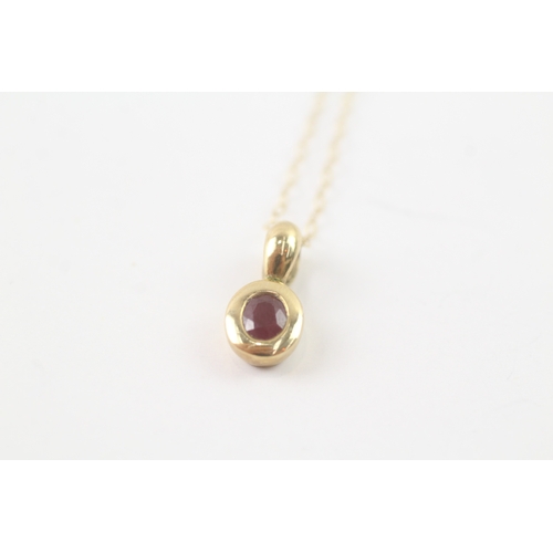 222 - 9ct gold bezel set ruby pendant necklace (1.5g)