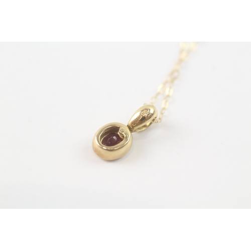 222 - 9ct gold bezel set ruby pendant necklace (1.5g)