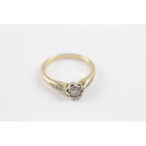 235 - 9ct gold diamond single stone ring (2.5g) Size M