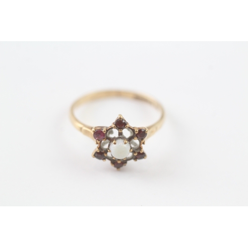 249 - 9ct gold garnet opal and ruby set cluster ring (1.7g) Size N