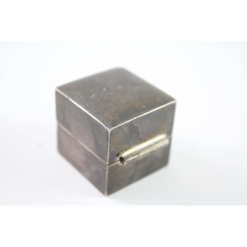 309 - Hallmarked 2003 Sheffield Sterling Silver Plain Cube Ring / Engagement Box (31g)