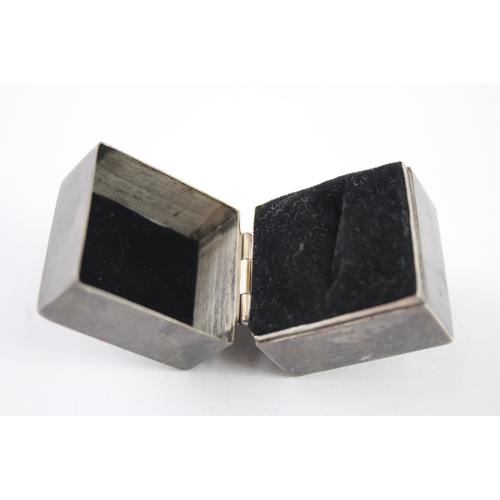 309 - Hallmarked 2003 Sheffield Sterling Silver Plain Cube Ring / Engagement Box (31g)