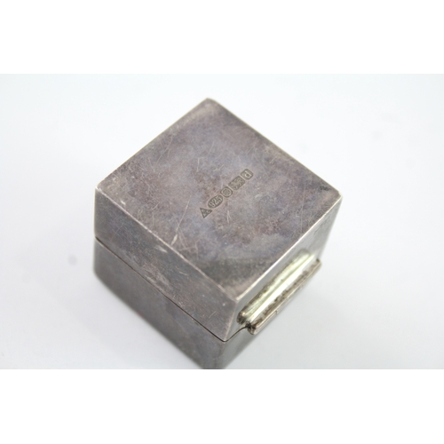 309 - Hallmarked 2003 Sheffield Sterling Silver Plain Cube Ring / Engagement Box (31g)