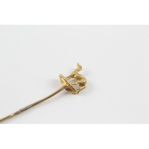 33 - 15ct gold dog stick pin (1.4g)