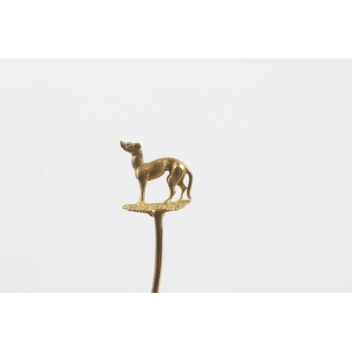 33 - 15ct gold dog stick pin (1.4g)