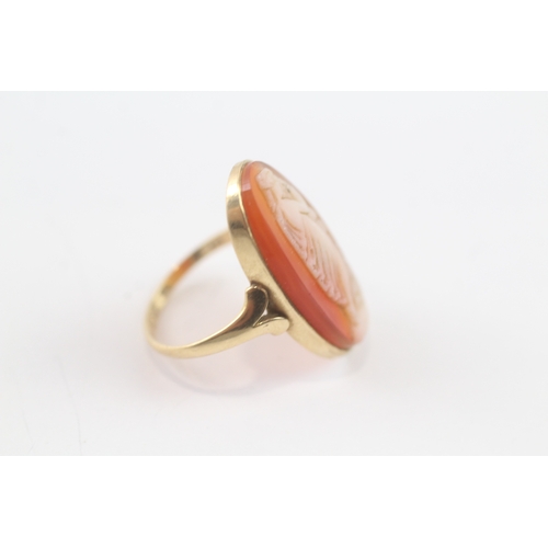 36 - 14 ct gold agate cameo cocktail ring (4.1g) Size O