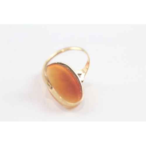 36 - 14 ct gold agate cameo cocktail ring (4.1g) Size O