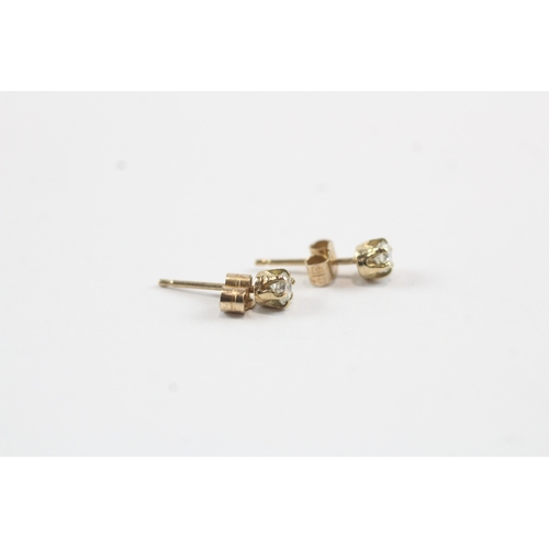 40 - 9ct gold diamond stud earrings (0.5g)