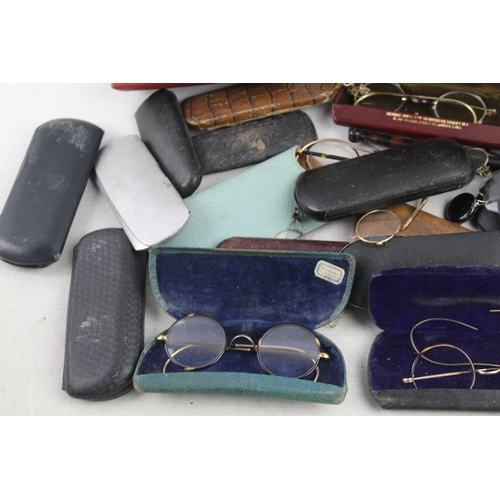 411 - Antique/Vintage Spectacles Assorted Eyewear Inc Pince-Nez Etc Joblot