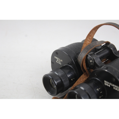 432 - Vintage M13 6x30 Nash-Kelvinator 1944 H.M.R. Military Binoculars Working w/ Case