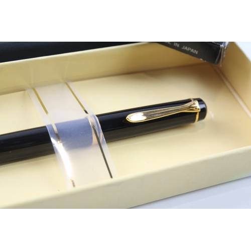 499 - Pelikan M200 Black Cased Fountain Pen w/ M Gold Plate Nib WRITING Boxed