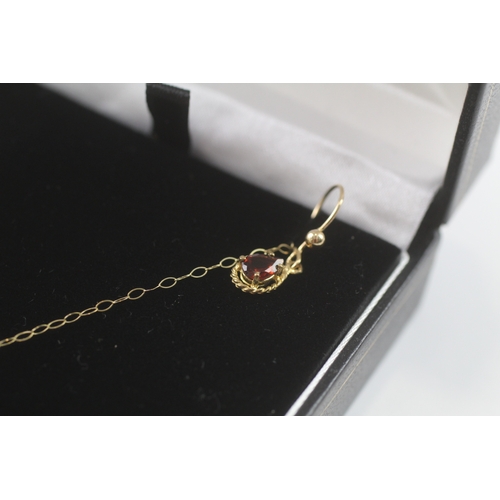 50 - 9ct gold x2 garnet drop earrings & pendant necklace set (2.3g)