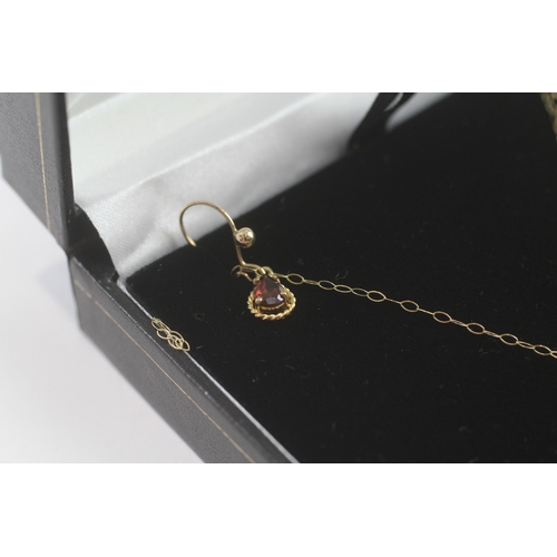 50 - 9ct gold x2 garnet drop earrings & pendant necklace set (2.3g)