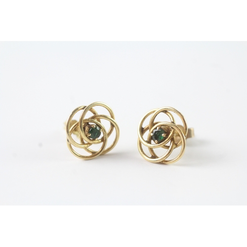 59 - 9ct gold green gemstone stud earrings (2.2g)