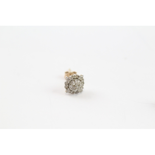 81 - 9ct gold cluster stud earrings (1.5g)