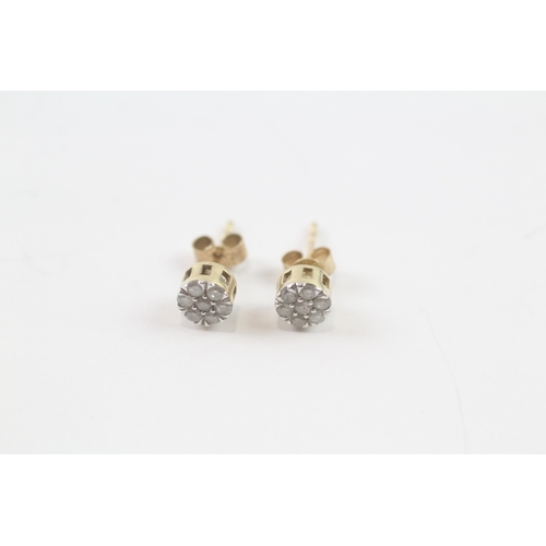 86 - 9ct gold diamond stud earrings (0.8g)